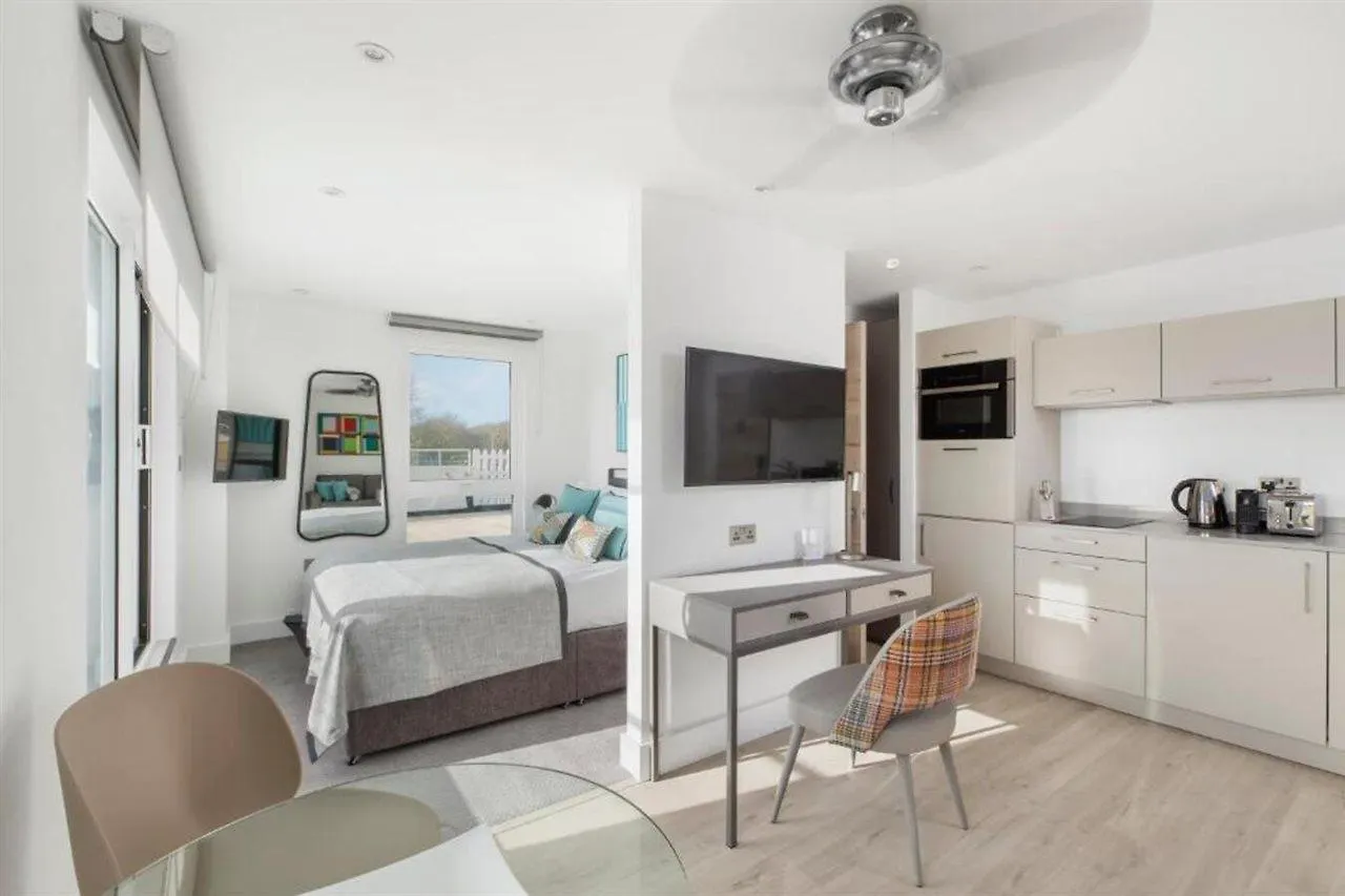 Q Square By Supercity Aparthotels Hove 4*,  Großbritannien