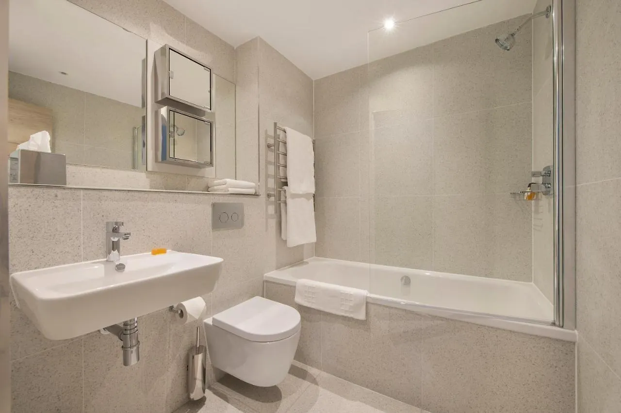 Q Square By Supercity Aparthotels Hove 4*,  Regno Unito