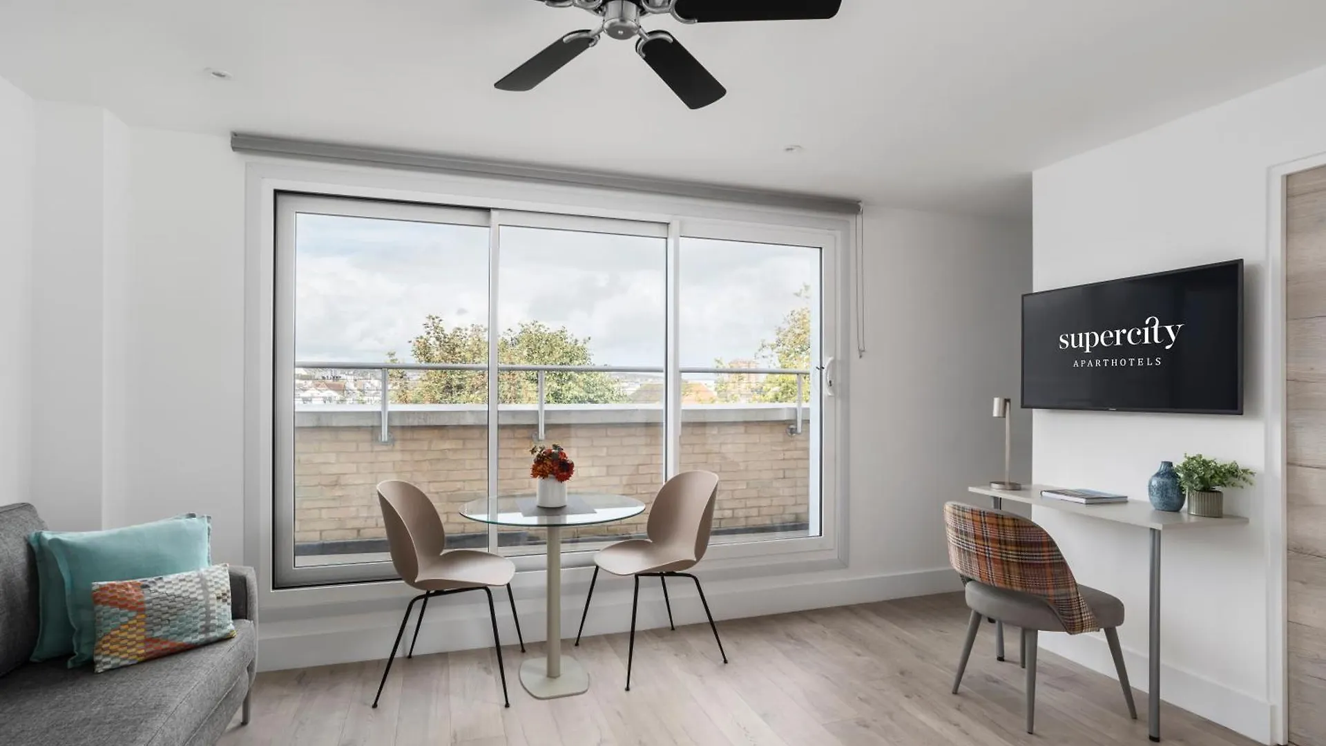 Q Square By Supercity Aparthotels Brighton